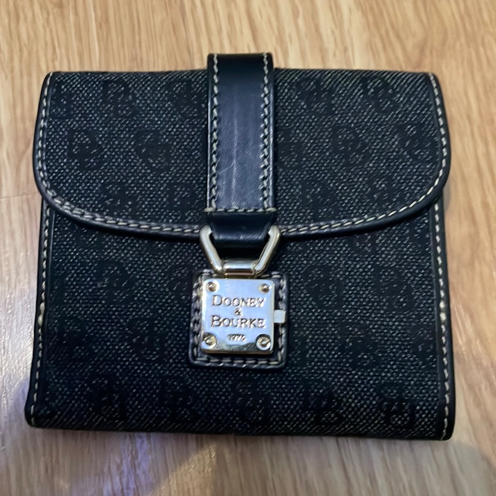 Dooney&Bourke wallet